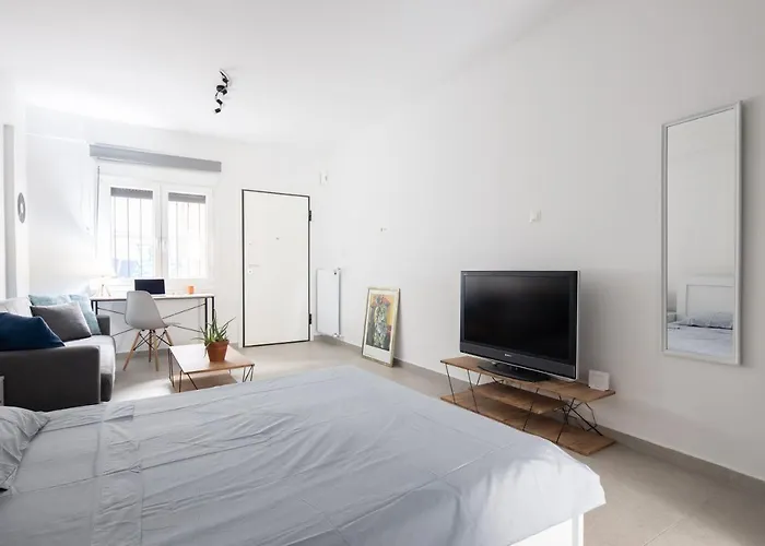 Newly Renovated Cosy Studio In Exarcheia